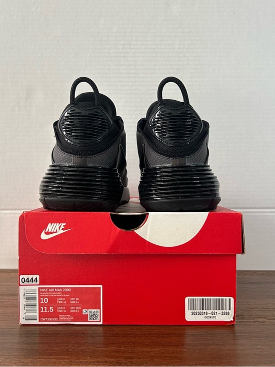 Nike Air Max 2090 Black Wolf Grey Anthracite Size M10/W11.5 - Picture 3 of 8